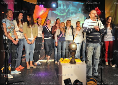 Klub Versalka w Sopocie. Spotkanie siatkarek Atom Trefl...