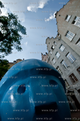 Rzezby tajemniczych niebieskich zolnierzykow pojawily...