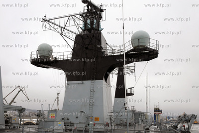 Wspolne cwiczenia okretow i lotnictwa Marynarki Wojennej...