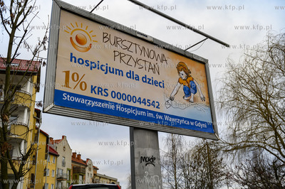 Gdynia Dąbrowa, billboard "Bursztynowa Przystań,...