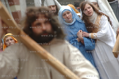 Wielki Piatek. Droga Krzyzowa na ulicach Gdanska. Maryja...