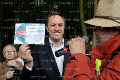 Wyburzanie Mostku Weisera Dawidka na gdanskiej Strzyzy....