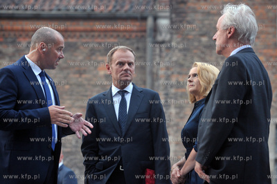 Otwarcie Teatru Szekspirowskiego w Gdansku. Po ogloszeniu...