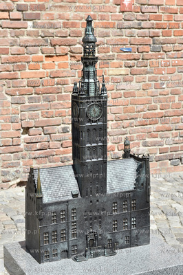 Gdańsk. Makieta Ratusza Głównego Miasta na ul. Długiej...