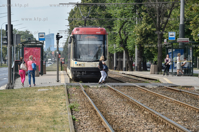 Tramwaj PESA 120NAG SWING na al. Zwycięstwa w Gdańsku....