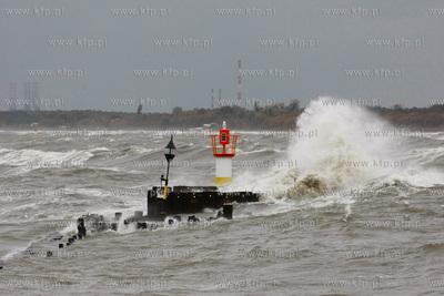 Sopot. Molo Sztorm na Zatoce Gdanskiej. 

14.10.2009

fot....