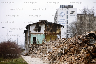 Gdańsk. Rozbiorki budynkow mieszkalnych przy ul. Marynarki...