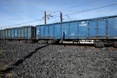 Pociąg towarowy z węglem ze Śląska do portu w Gdańsku,...