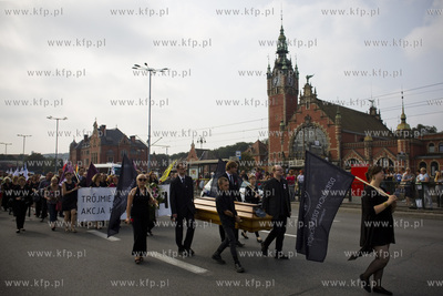 Manifestacja pt. Requiem dla Praw Kobiet.
10.09.2016
fot....
