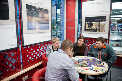 Otwarcie Biblioteki Manhattan w CH Manhattan.
10.03.2012
fot....