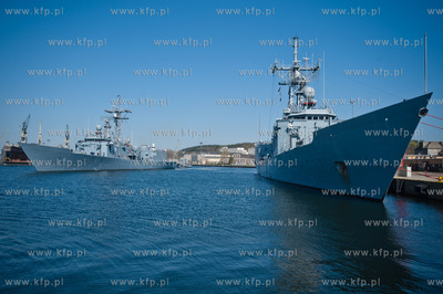 Gdynia. Oksywie. Port Marynarki Wojennej. Fregata rakietowa...