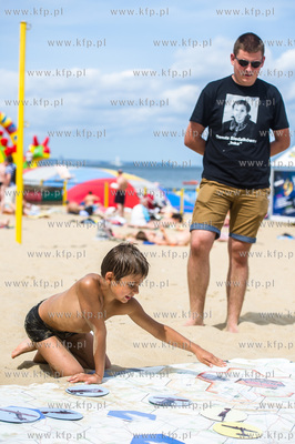 Gdansl. Plaza w Brzeznie. IPN na plazy. Przygotowane...