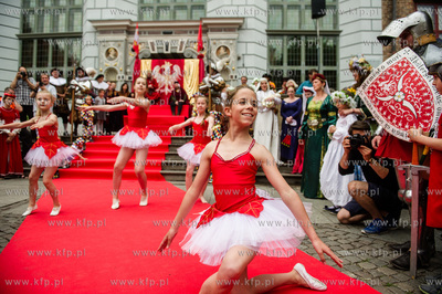 Gdansk. Swieto Miasta.  Parada Gdansczan - Wiwat Gdansk....