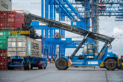 Gdańsk. Terminal kontenerowy DCT. 04.12.2017 fot....