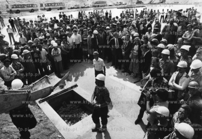 Wmurowanie aktu erekcyjnego pod budowe reaktora atomowego...