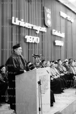 W donioslej atmosferze odbywala sie w auli im. Tadeusza...