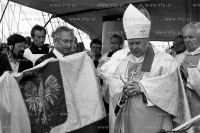 Gdynia. Uroczystość z udziałem duchowieństwa na...
