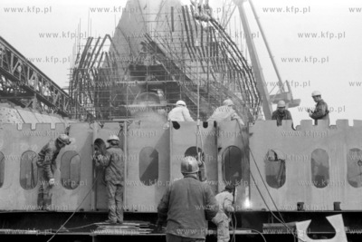 Montaz sekcji statku oznaczonego symbolem B3641 na...
