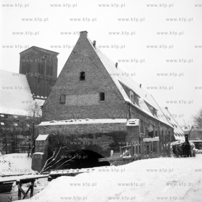 Mały Młyn nad kanałem Raduni w Gdańsku. (lata60).
1965
0004876z
Fot....