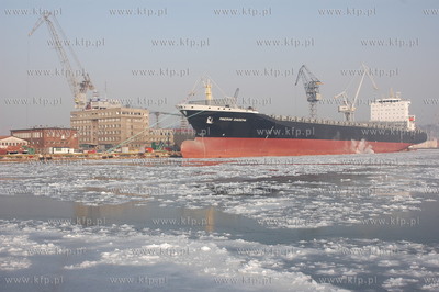 Chrzest statku w Stoczni Gdynia SA. Kontenerowiec Charlotte...