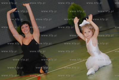 Rumia. Powiatowe Swieto Tanca. Uroczysta gala z okazji...