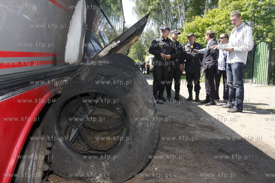 Dwanascie osob poszkodowanych, w tym siedmioro dzieci...