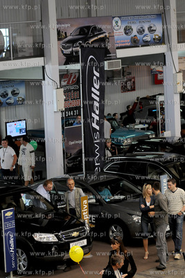 Trojmiejskie Targi Motoryzacyjne w hali wystawienniczej...