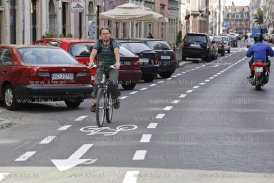 Nowa sciezka rowerowa na ul. Ogarnej w Gdansku. Mozna...