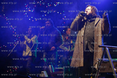 Kosciol sw. Trojcy w Gdansku.Mietek Szczesniak koleduje...