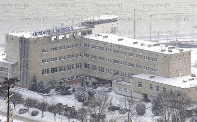 Zimowa panorama Gdyni z apartamentowca Sea Towers....