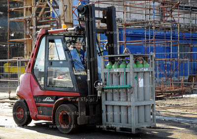 Stocznia Gdynia S.A. NA terenie zakladu dziala obecnie...