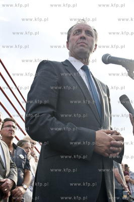 Otwarcie mostu w Kwidzynie. Nz. Marszalek Mieczyslaw...
