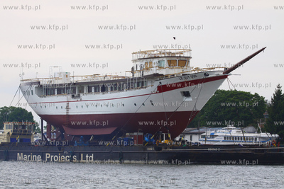 Transport kadluba do portu wewnetrzego w Gdansku szkolnego...