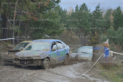 ZYWE TRUPY GRASOWAŁY W KOLIBKACH. Kolejna 14. juz...