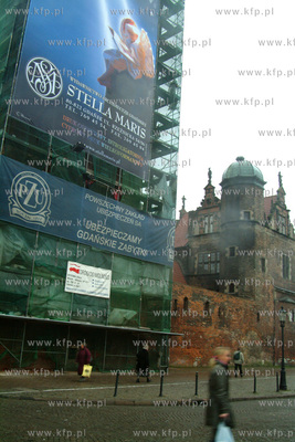 Katownia w Gdansku z reklama wydawnictwa Stella Maris.29.11.2002fot....
