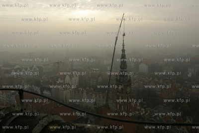 Gdanski. Z wieży ratusza Glownego miasta zdjeto figure...