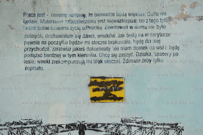 Na murach bylej Stoczni Gdanskiej widnieja w postaci...