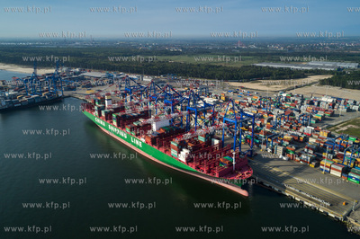Kontenerowiec CSCL Arctic Ocean w DCT 17.05.2017 fot....