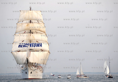 Wielka parada zaglowcow po Zatoce Gdanskiej na zakonczenie...