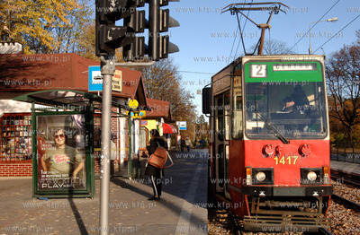 Gdansk Zabianka. Przystanek tramwajowy i pawilony handlowe...