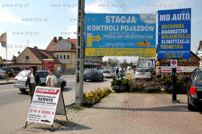 Zukowo na Kaszubach. Sklepy, zaklady uslugowe na ul....