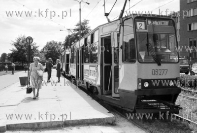 Tramwaj linii nr 2 na przystanku na ul. 3 Maja w Gdansku....