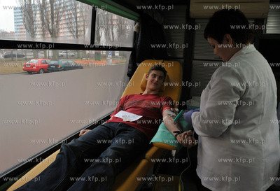 Akcja donacji krwi zorganizowana przez uczniow i pedagogow...