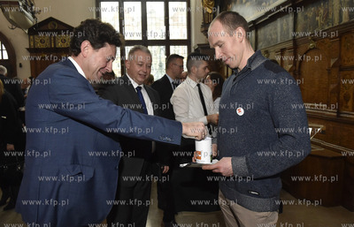 Gdańsk, Dwór Artusa. Noworoczna lampka szampana,...