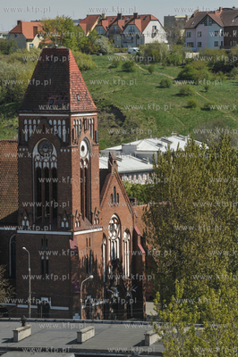 Gdańsk Siedlce widziane z Suchanina. Kościół św....