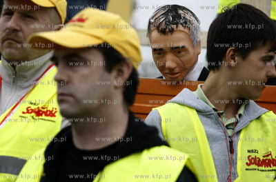 Gdansk. Demonstracja ponad 3 tys. zwiazkowcow z Grupy...