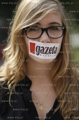 Europosel PiS zdecydowal przekazac wydawcy Gazety Wyborczej...