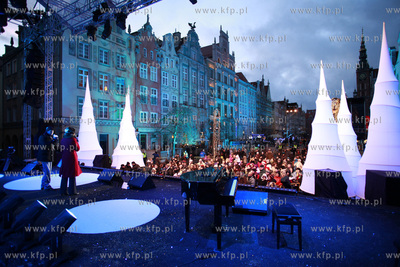 Gdansk. Dlugi Targ. Koncert Cała Polska śpiewa kolędy...