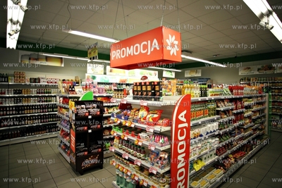 Gdansk Przymorze. Sklep sieci Fresh Market na ul. Slaskiej....