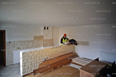 Pierwsze wyburzenia budynkow na trasie Pomorskiej Kolei...